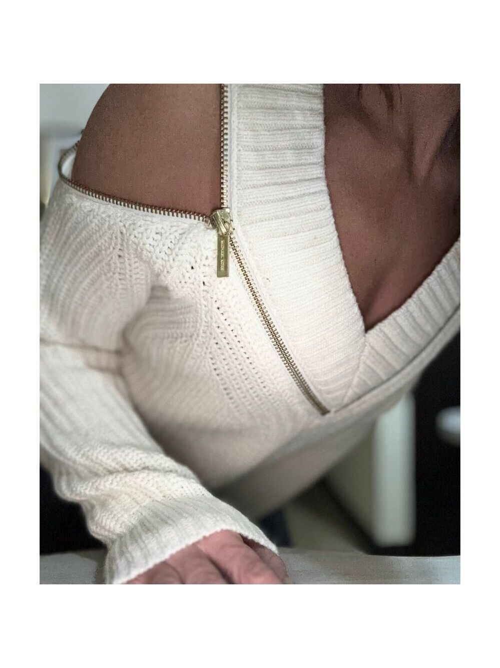 MICHAEL KORS Sweater Women's Size S white Zip Accent Cold Shoulder Knit Top - Picture 4 of 5